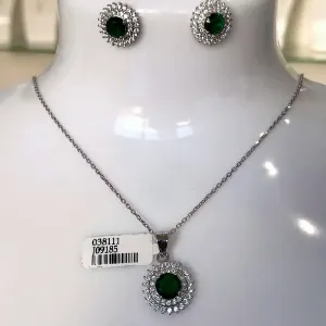Set din argint cu piatră verde, colier și cercei